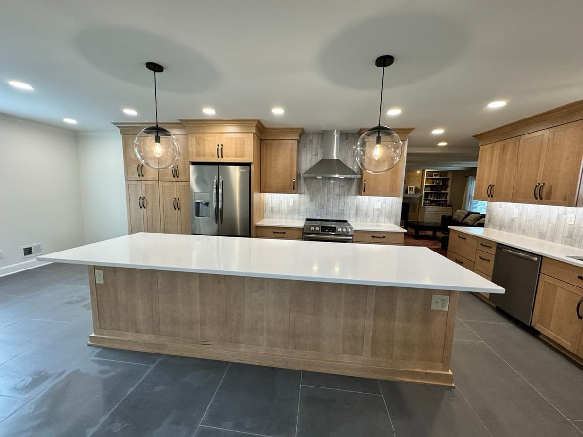 Broeck Pointe Kitchen Remodel project photo