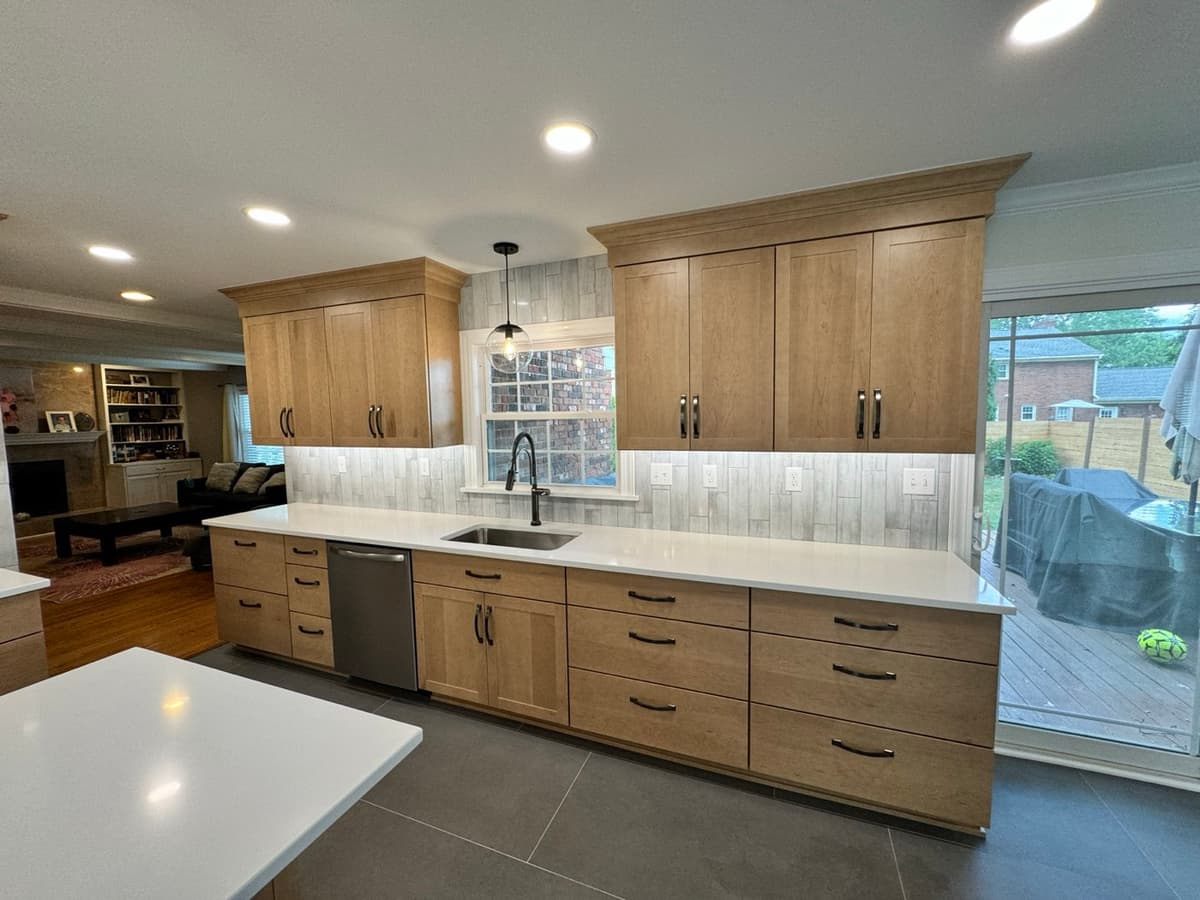 Broeck Pointe Kitchen Remodel project photo