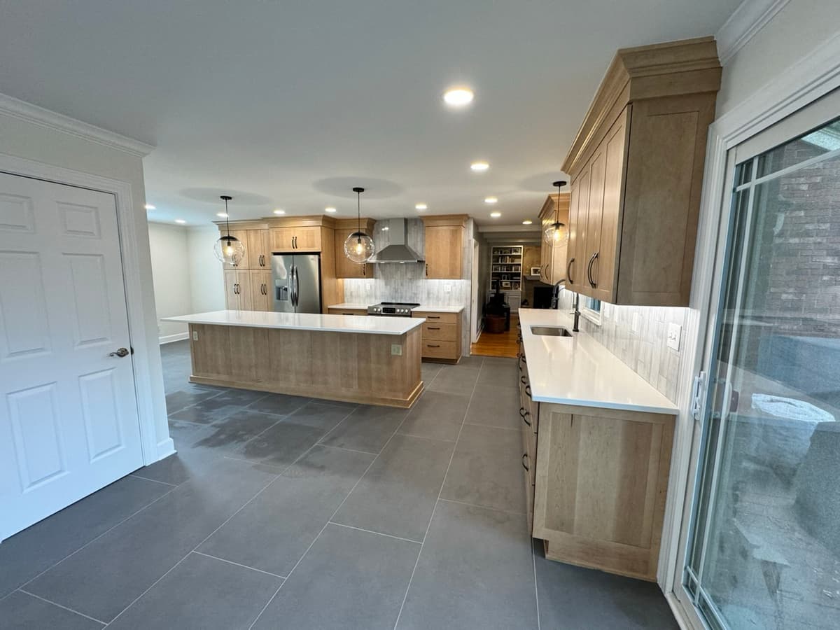 Broeck Pointe Kitchen Remodel project photo