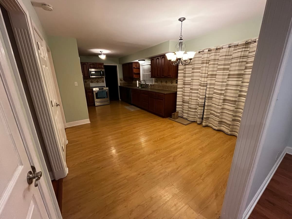 Broeck Pointe Kitchen Remodel project photo