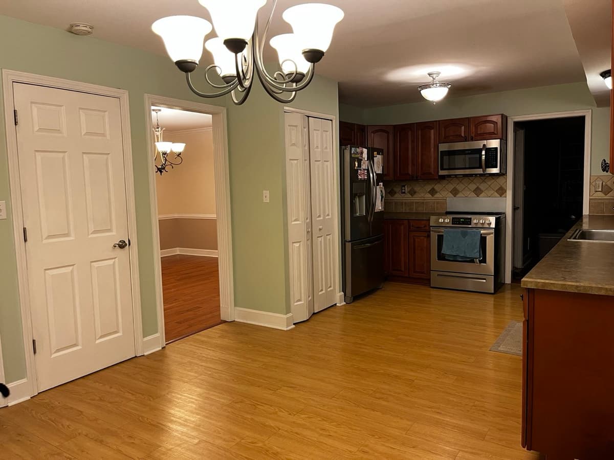 Broeck Pointe Kitchen Remodel project photo