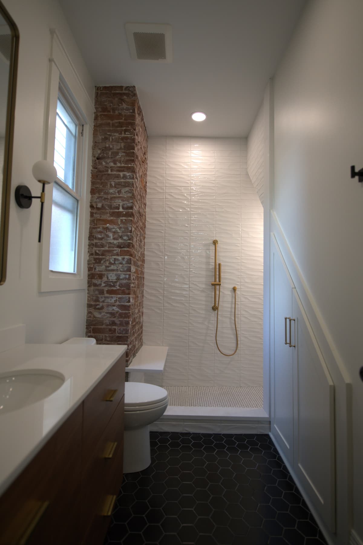 Hallway looking toward bathroom