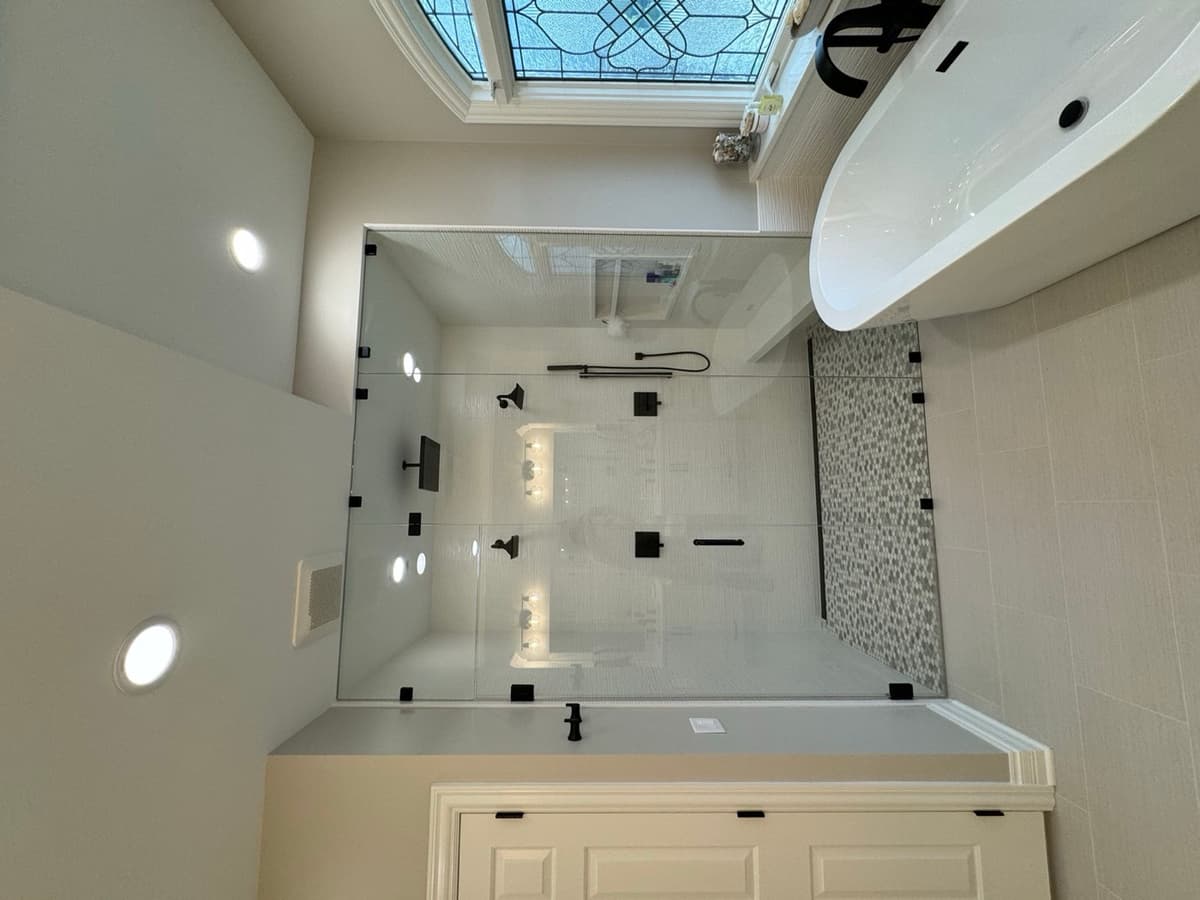 Lake Forest Bath Refresh project photo